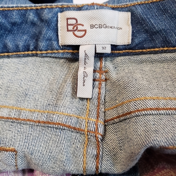 BCBGeneration NWT medium wash straight leg blue jeans size 32 - Picture 10 of 10